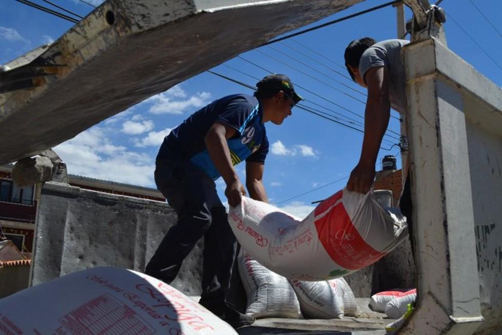 El Sedeges entrega alimentos a internados escolares del extremo norte