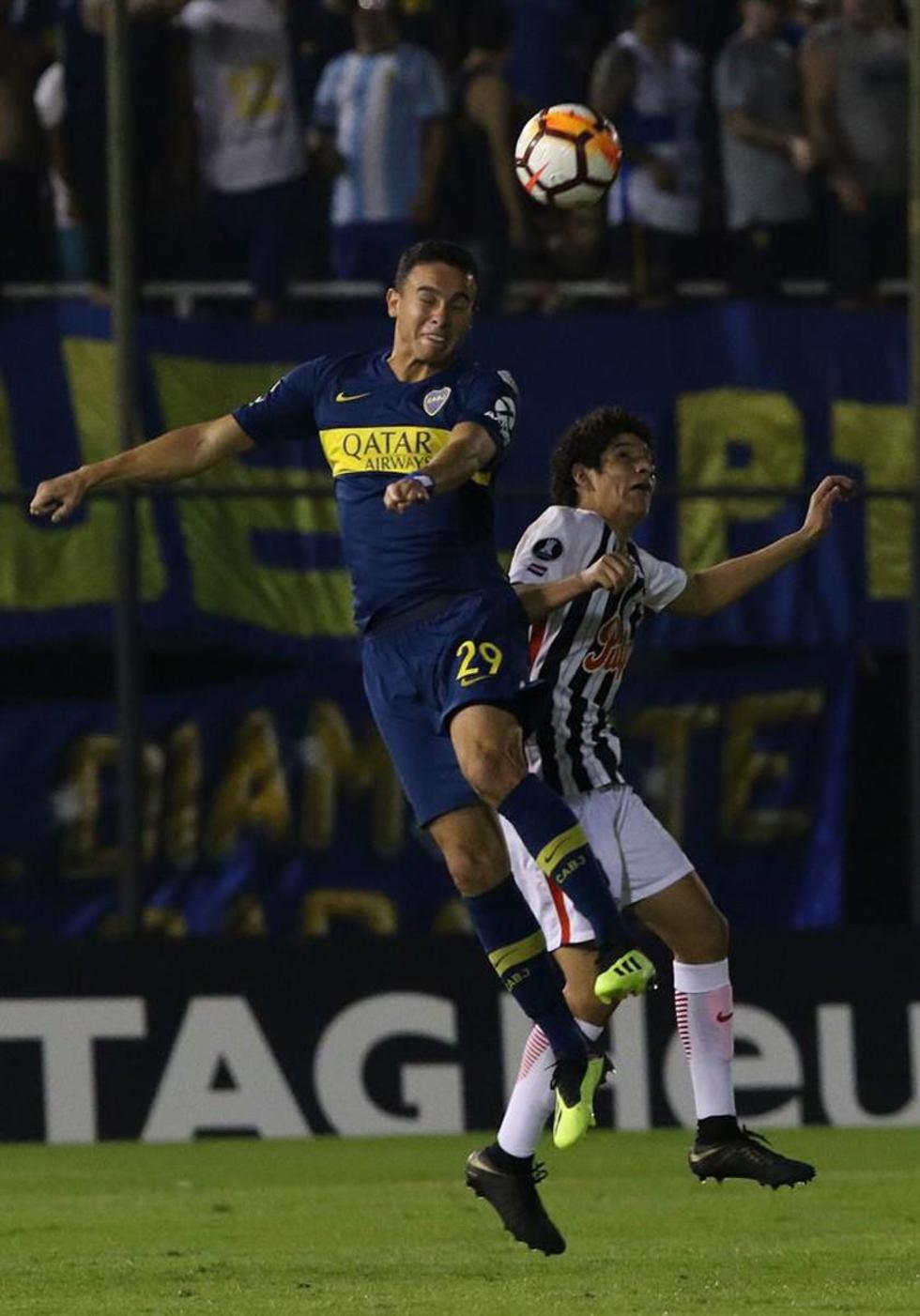 Boca Juniors golea y clasifica a cuartos de final