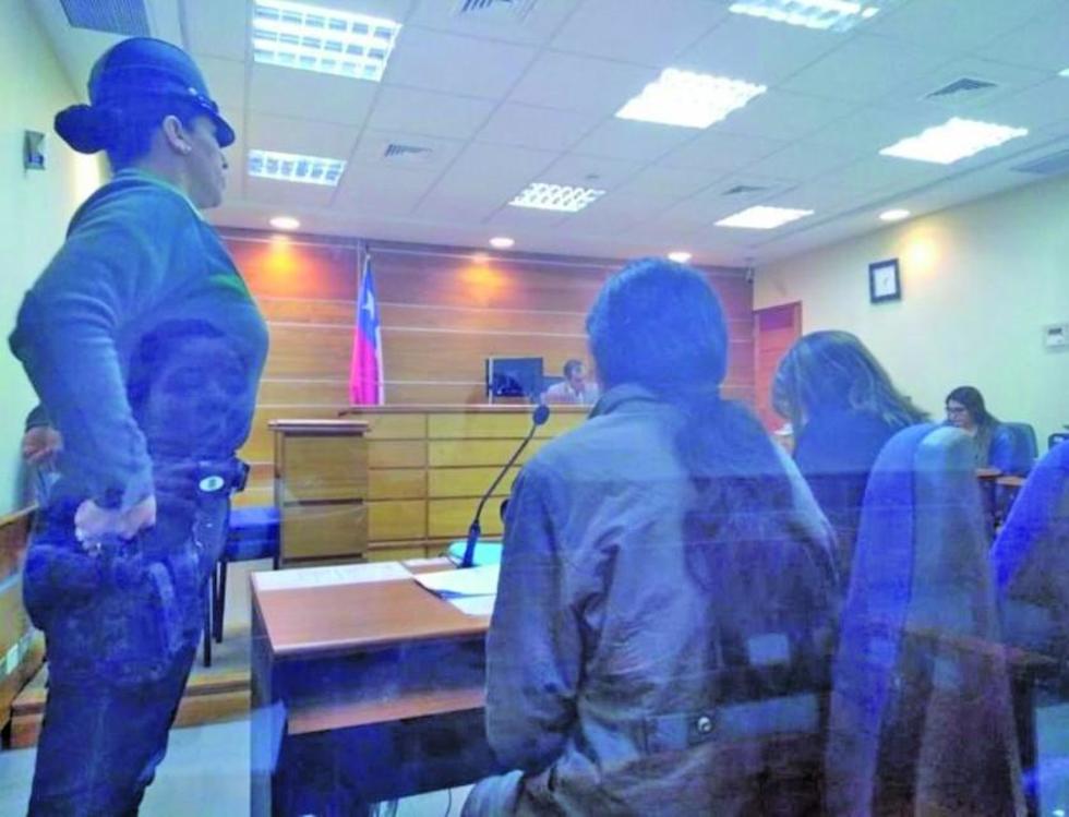 Envian a la cárcel  a una boliviana por transportar 40 ovoides de cocaína