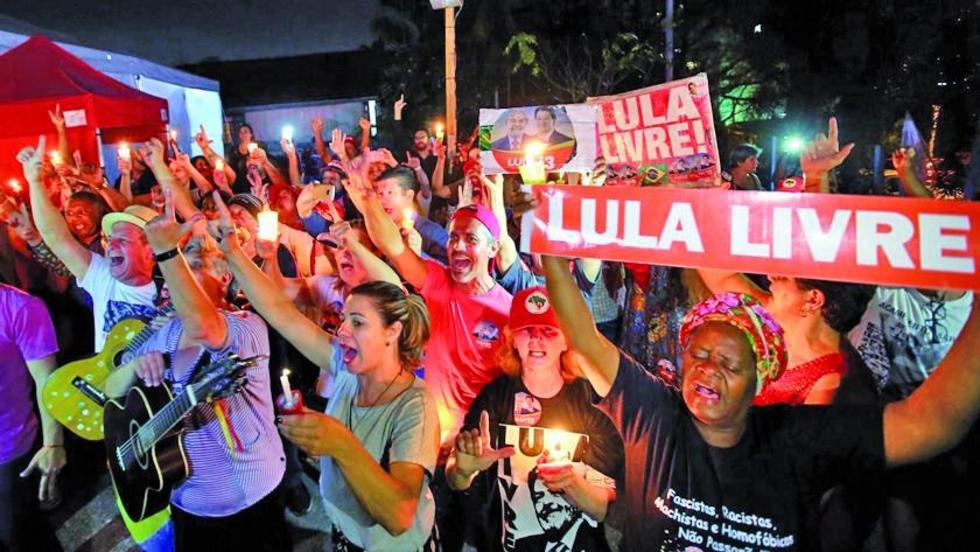 El PT busca salida tras anulación de candidatura de Lula en Brasil