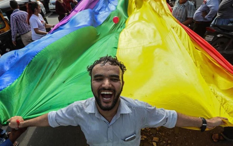 Despenalizan la homosexualidad en la India en histórica decisión