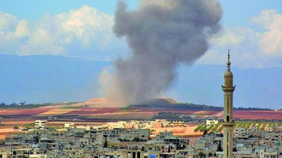 Bombardeos siguen en Siria y cumbre llama al desarme