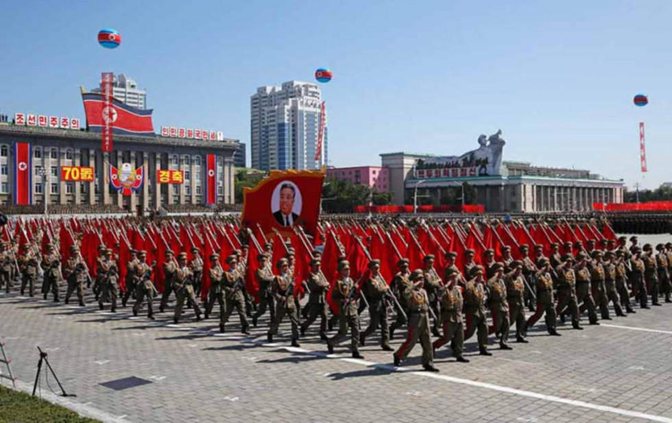 Corea del Norte evita mostrar misiles durante desfile patrio