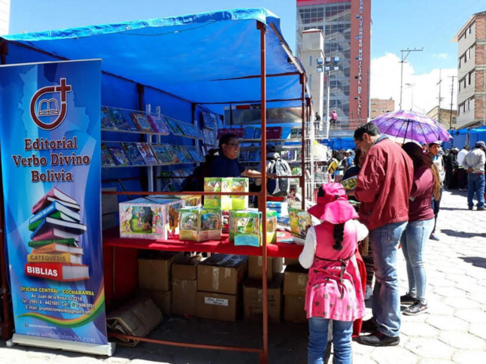 La feria del libro logra 40 mil visitantes en Llallagua