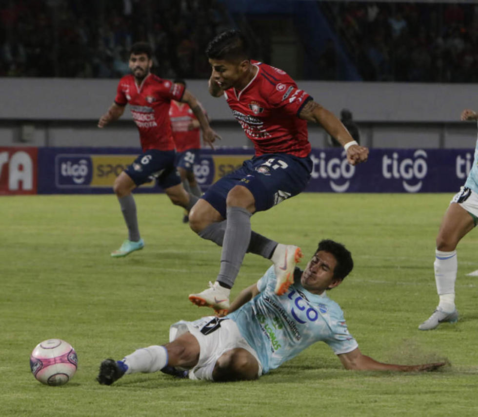 Wilstermann somete a Aurora en el clásico valluno