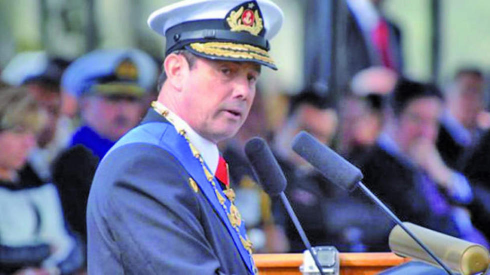 Excomandante chileno dice que su país puede aplicar la razón o la fuerza