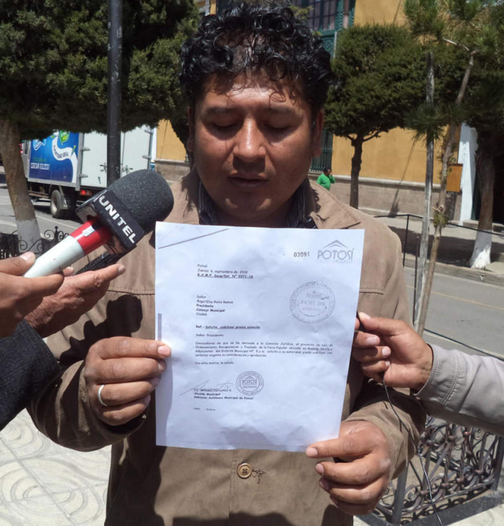 Sigue vigente proyecto de ley para traslado de  la feria a Villa Banzer