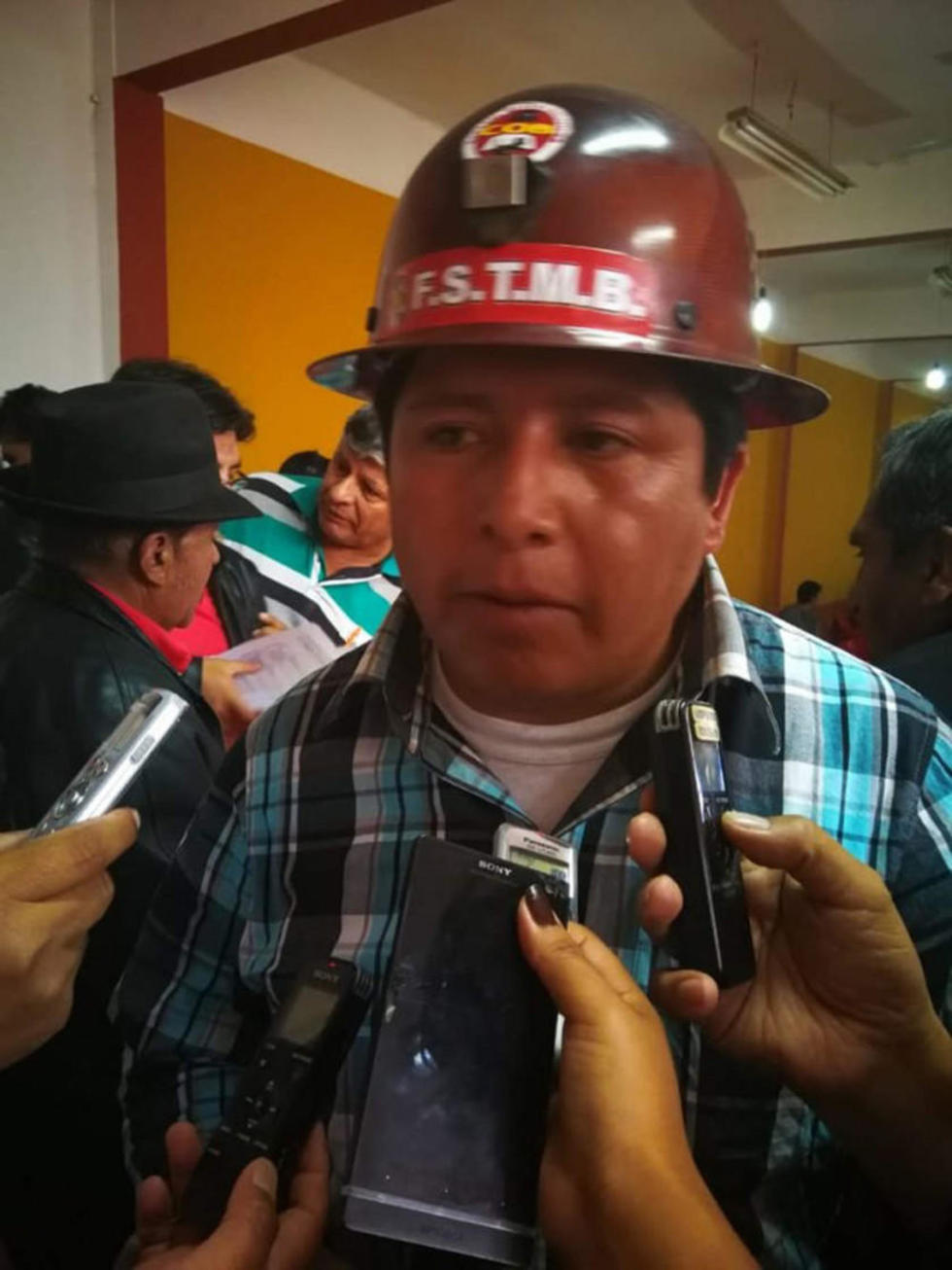 La COB deja que Evo defina a su acompañante para las elecciones