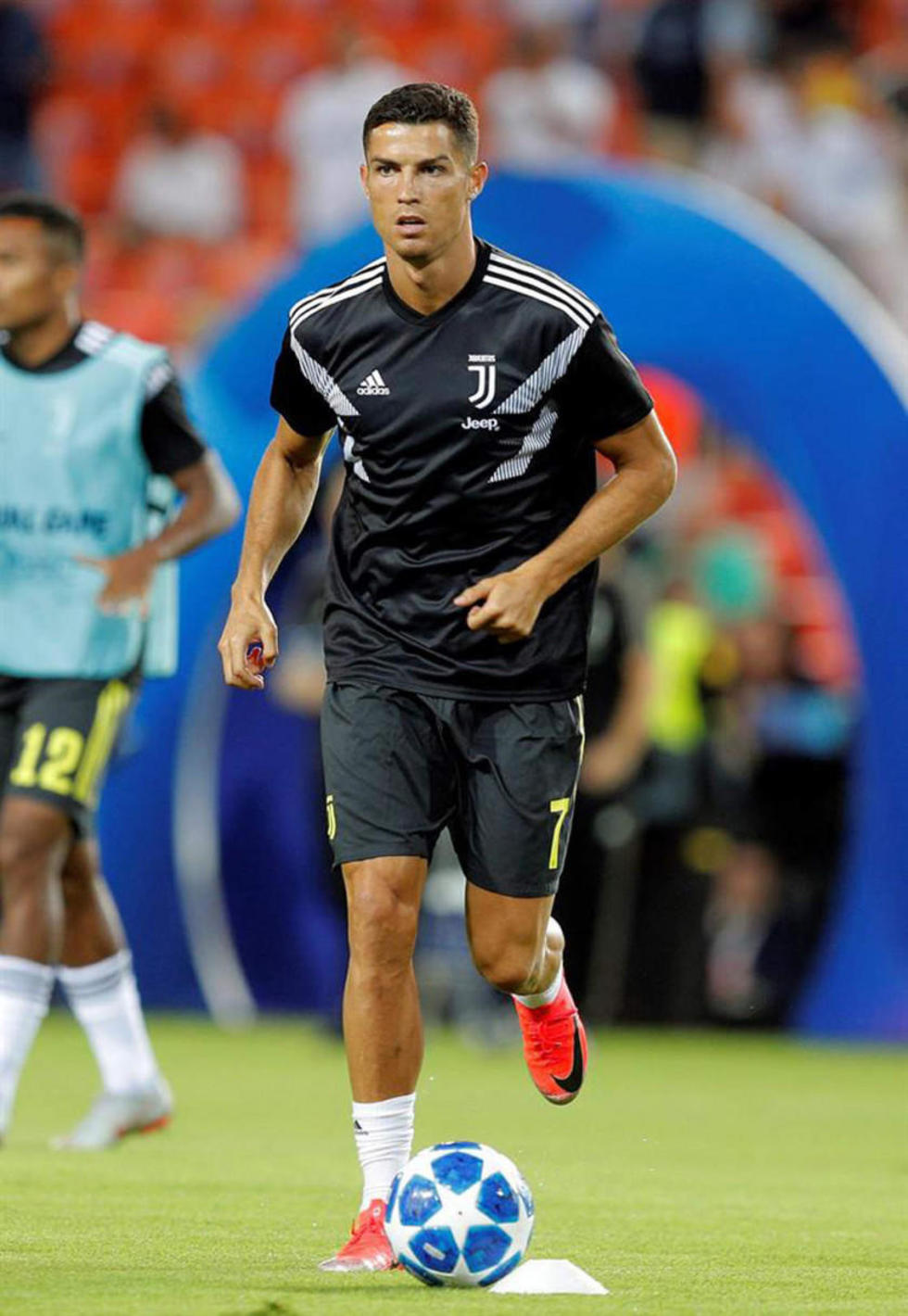 Juventus y Nápoles van por los tres puntos