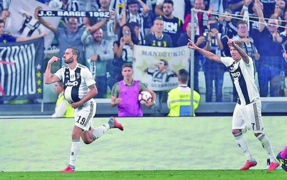 Juventus remonta a Nápoles y se escapa en la tabla