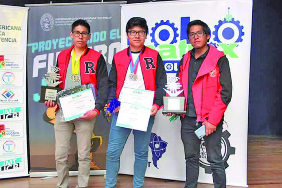 Un equipo potosino irá a competencia continental de robótica en México