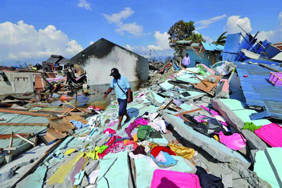 La ayuda en Indonesia colapsa y muertos superan los 1.200