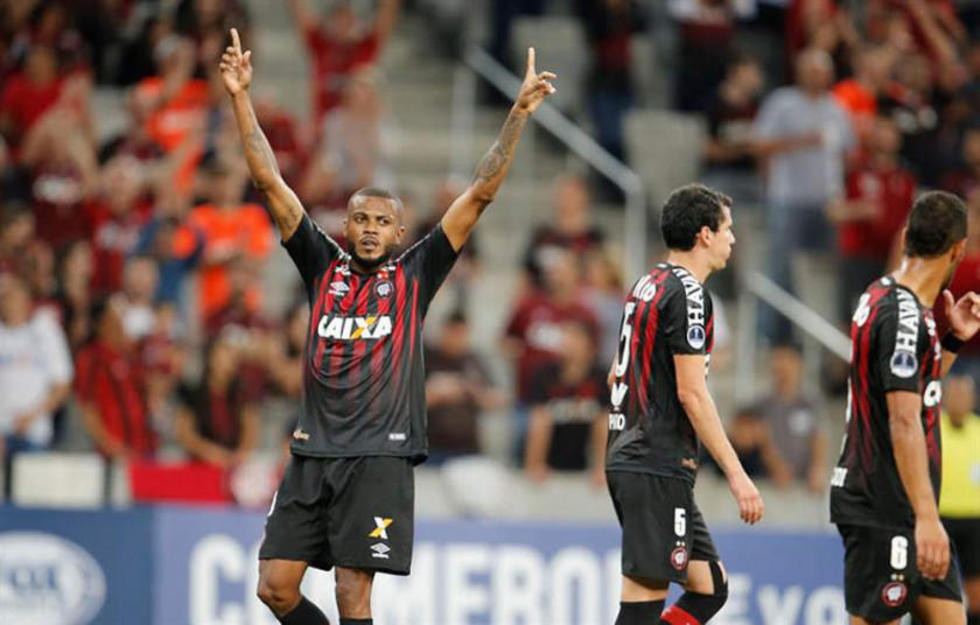 Paranaense elimina a Caracas de la Copa 