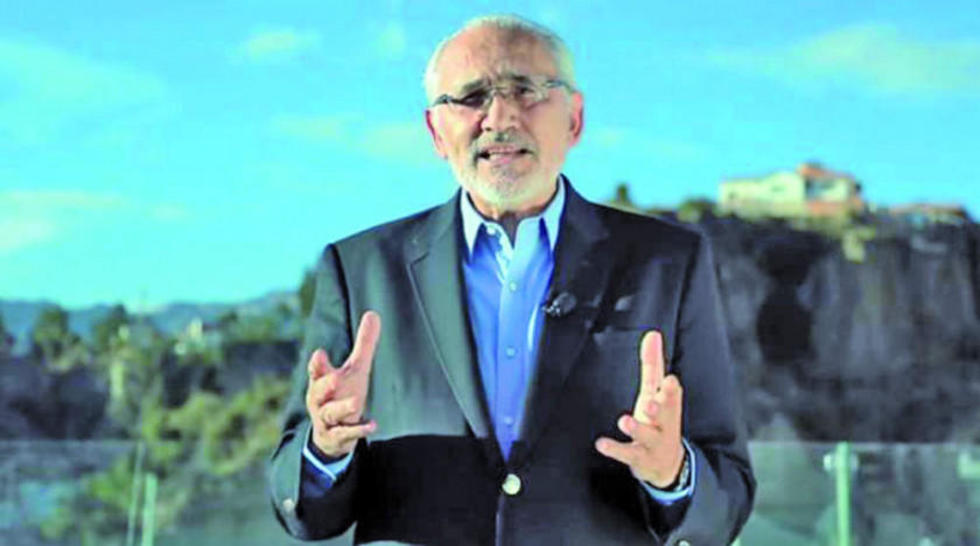 Mesa confirma su candidatura apuntando a los errores de Evo