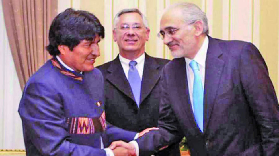 Evo: Mesa tiene el "pensamiento del imperio norteamericano"