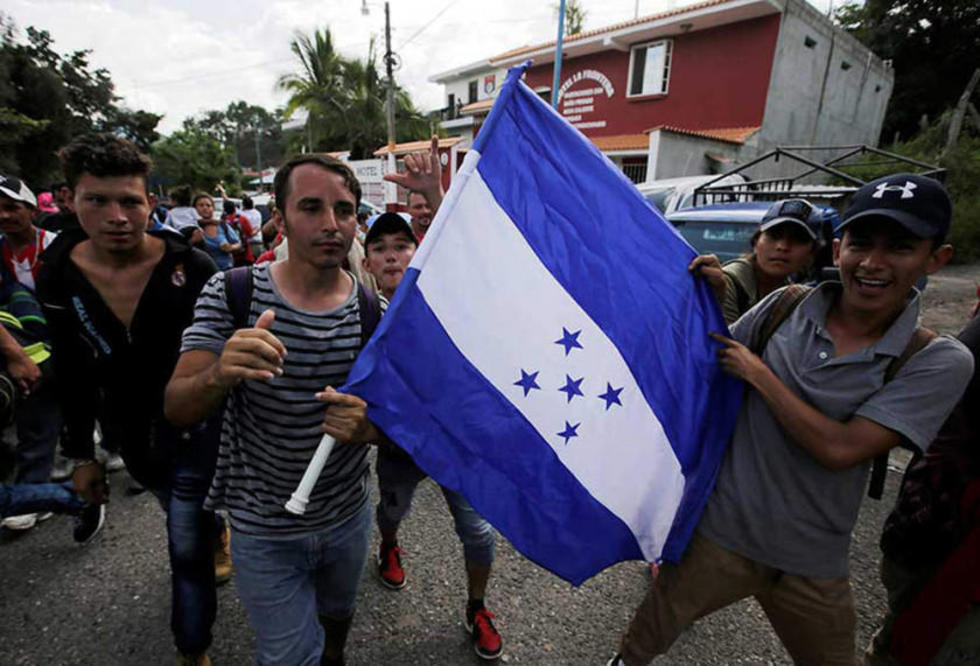 Más hondureños inician otra caravana hacia Estados Unidos