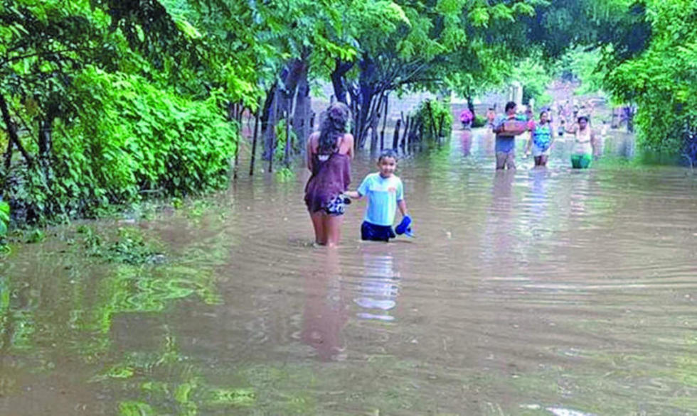 Costa Rica registra 1.100 albergados y lluvias comienzan a disminuir