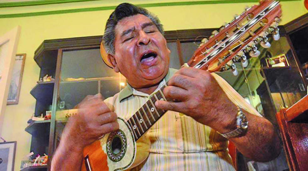 Bonny convierte leyenda al huayño