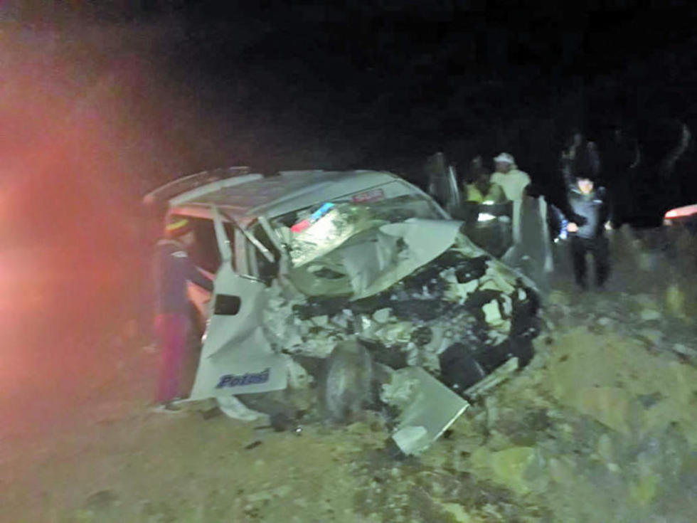 Colisión de autos deja cinco heridos en vía a Tarija