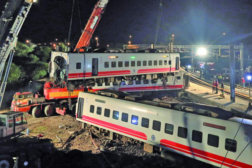 Un accidente de tren en Taiwán deja 18 muertos y 160 heridos