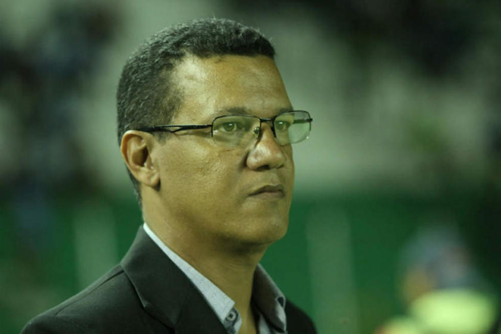 Canarios quieren borrar su mala imagen con un triunfo