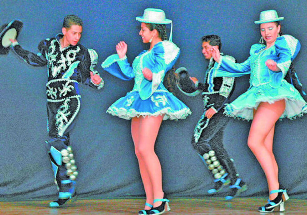 Caporales se ven en Buenos Aires