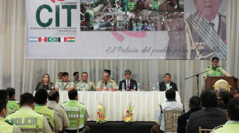 La Policía y el Gobierno analizan cambios en el Código de Tránsito
