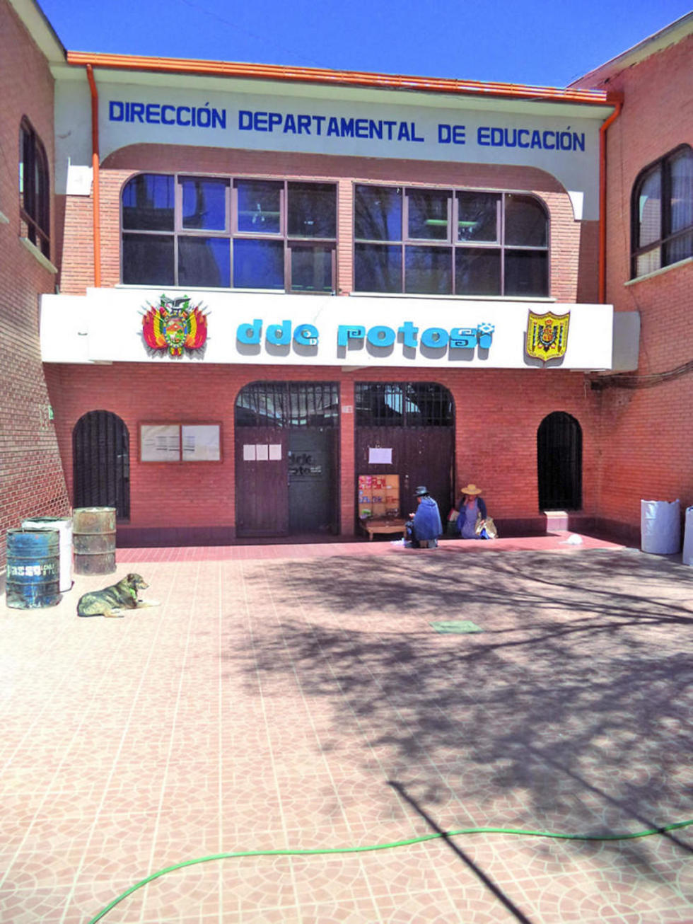 Continúa la distribución de formularios para escuelas