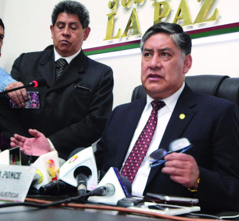 Fiscalía retira pedido de ampliar condena al médico Fernández