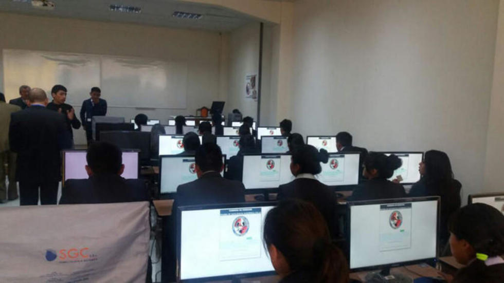 UATF aplica  examen a más de 4.000 postulantes