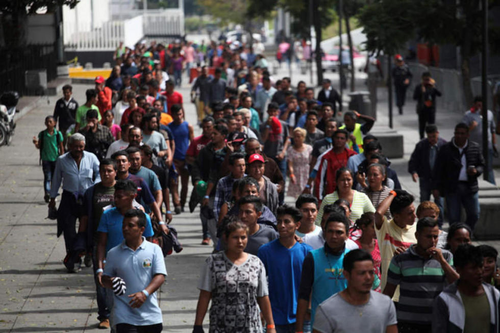 Miles de migrantes son obligados a seguir su trayecto hacia EE.UU. 