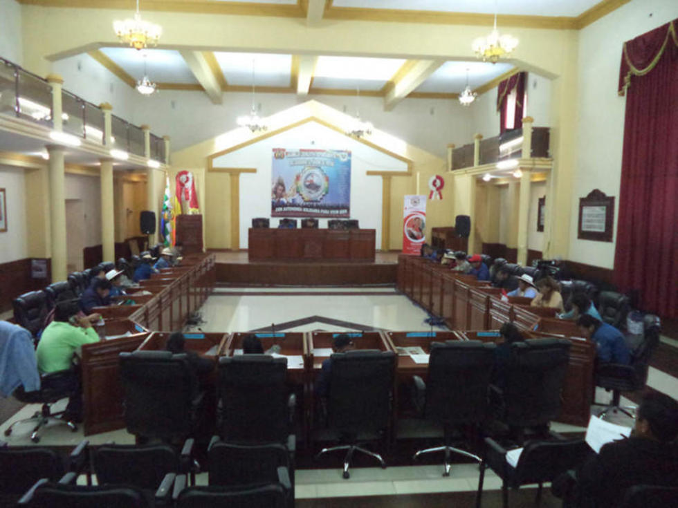 Asambleístas departamentales aprueban recursos para edificio de ex Correos