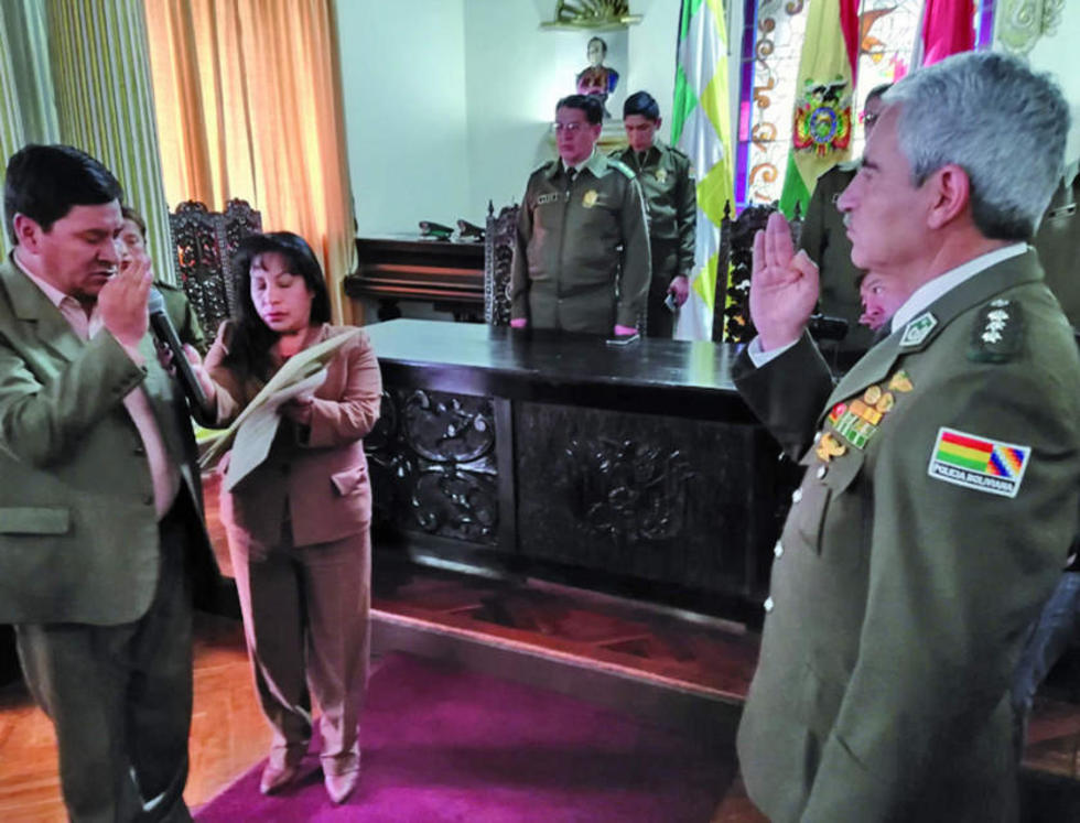 Jura segundo comandante con compromiso de trabajo