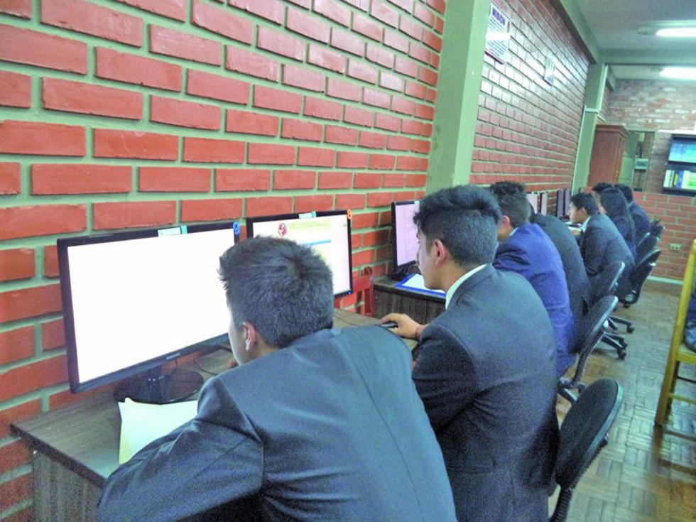 El 43 % de postulantes aprobó el examen de ingreso a la UATF