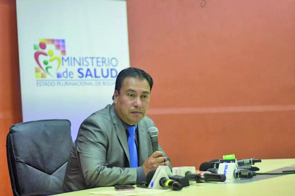 Gobierno advierte con descuentos a médicos que asuman el paro