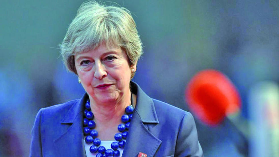 May entra en campaña para convencer a su parlamento