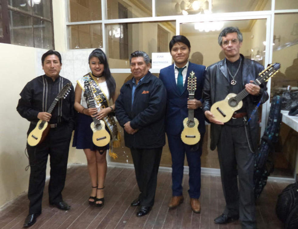 Ofrecen noche del charango potosino