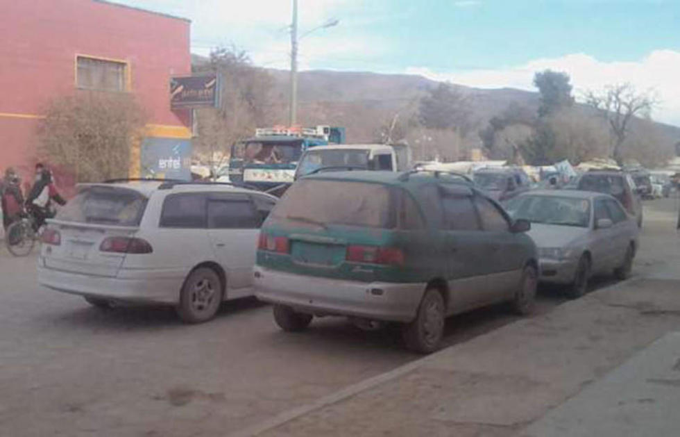 Comunarios del norte de Potosí utilizan autos chutos en vez de burros