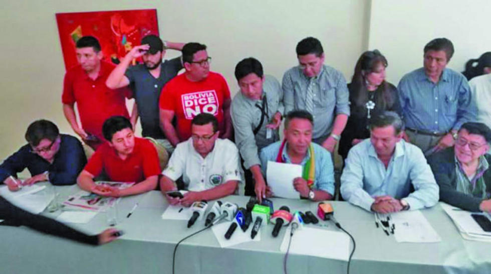 Cívicos dan 72 horas al TSE para anular la habilitación de Morales