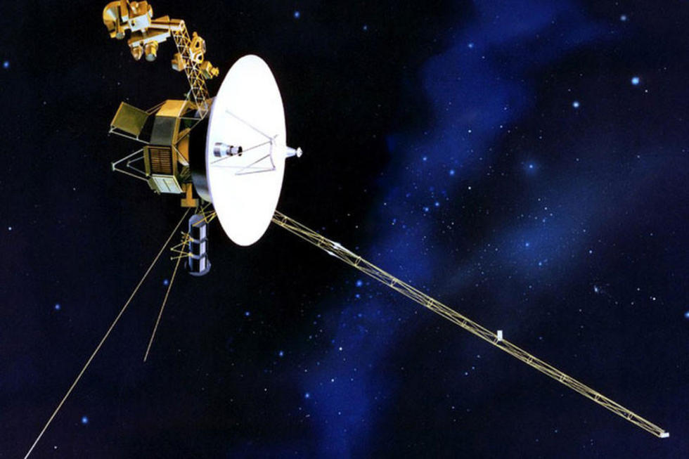 Voyager 2 ya viaja más allá del sistema solar