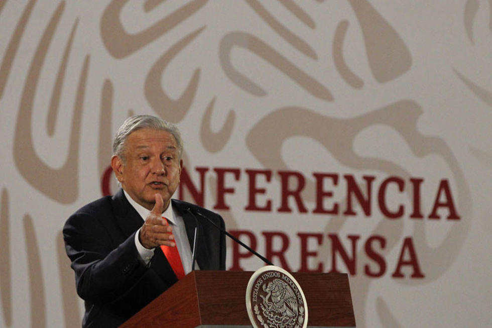Proyecto de muro fronterizo se interpone entre EE.UU. y México  