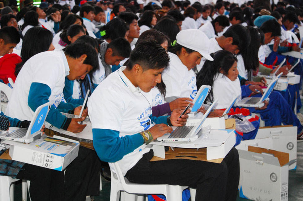 Aumenta el índice de uso de las computadoras Kuua de alumnos
