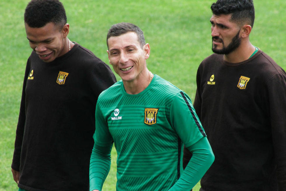 FIFA destaca los 200 goles de Escobar