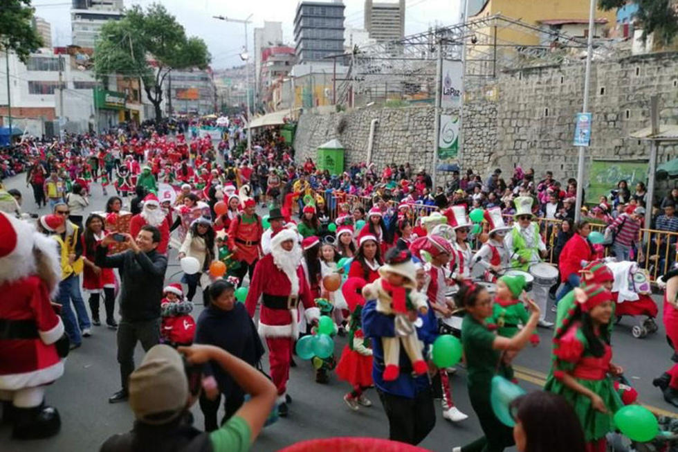La Paz se llena de colorido por las fiestas de la Navidad y Año Nuevo