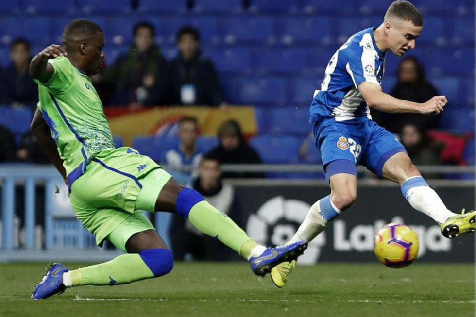 Betis apuntala su excelencia y hunde al Espanyol en el “RCDE Stadium”