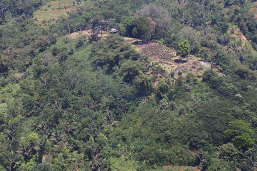 Descubren pirámide indonesia enterrada hace miles de años
