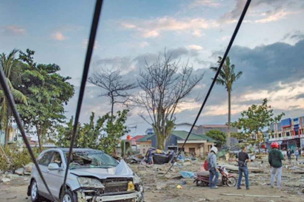 Indonesia: suben a 43 los muertos y 584 los heridos por un tsunami