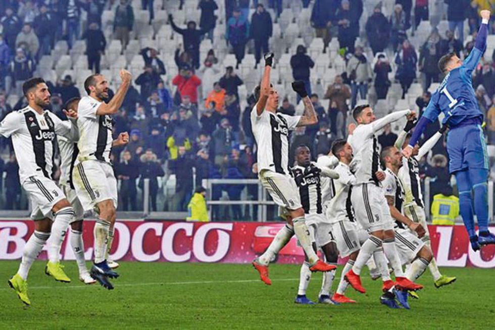 Juventus gana a Roma y se proclama campeón de invierno
