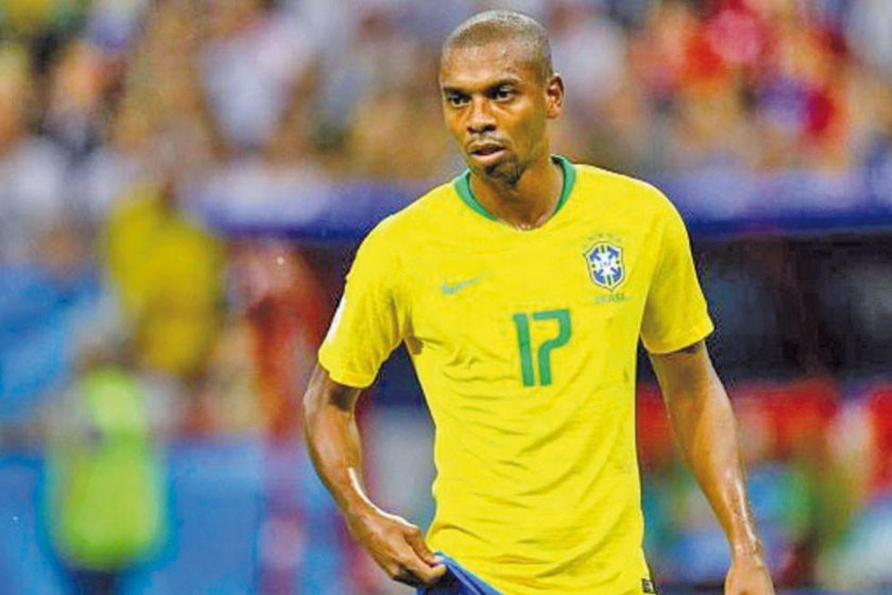 Tite revela que Fernandinho rehusó ser convocado tras ofensas a su familia