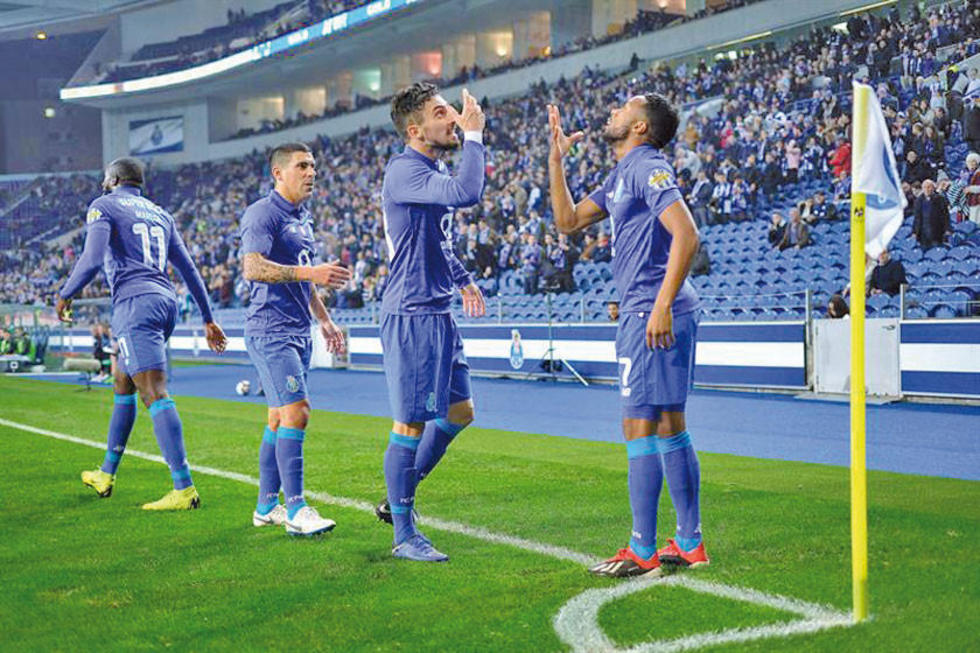 Oporto remonta ante Rio Ave y acaba el año líder de la Liga portuguesa